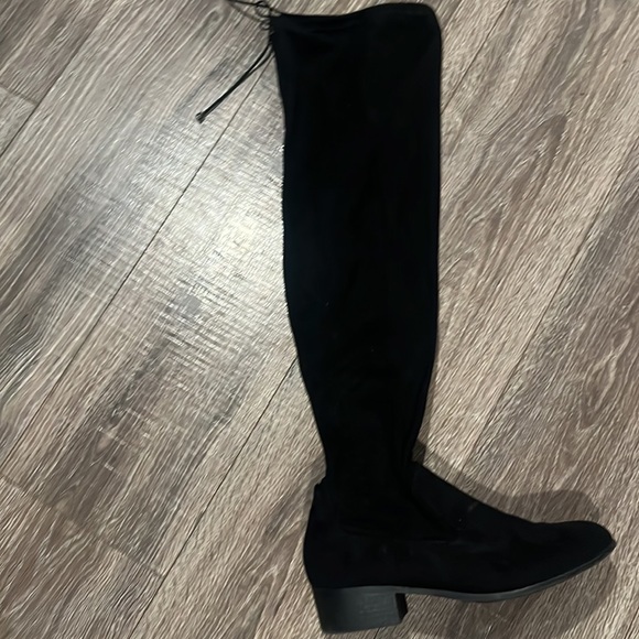 Black over the knee boots drawstring up top very comfortable - Picture 2 of 2